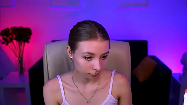 Snapshot of JulieDaniel chatting on September 2025 08:14:02 AM JulieDaniel online show from September 2025 08:14:02 AM