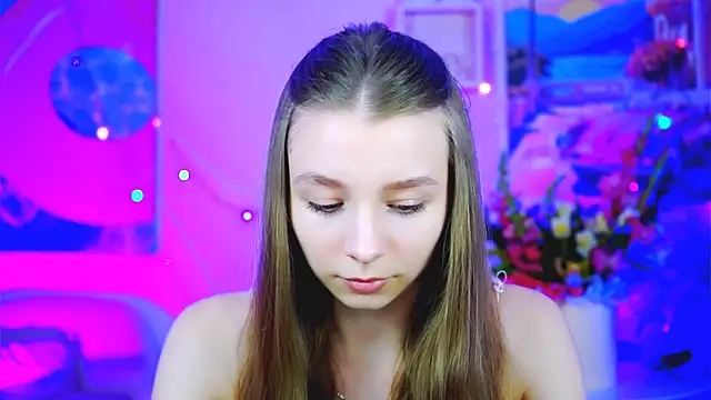 Snapshot of JulieDaniel chatting on October 2025 04:19:02 AM JulieDaniel online show from October 2025 04:19:02 AM