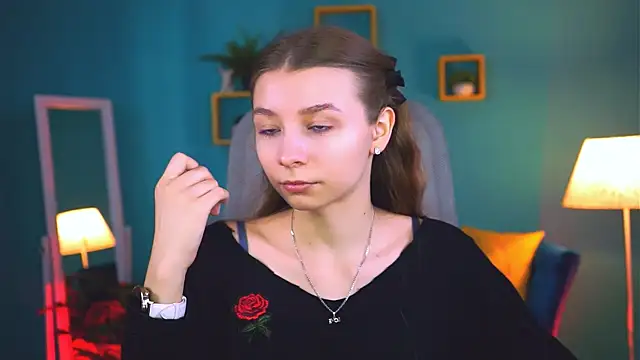 Snapshot of JulieDaniel chatting on October 2025 08:11:02 AM JulieDaniel online show from October 2025 08:11:02 AM