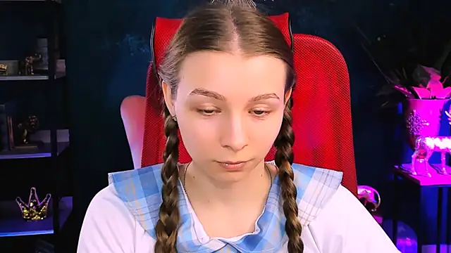 Snapshot of JulieDaniel chatting on November 2025 04:45:01 AM JulieDaniel online show from November 2025 04:45:01 AM