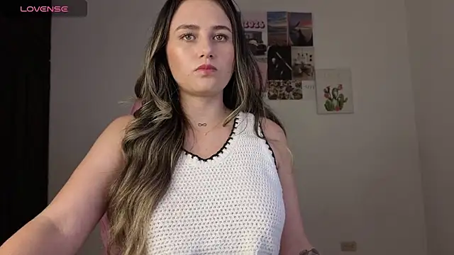 Veronika  Winslow  online show from May 2026 06:42:02 AM