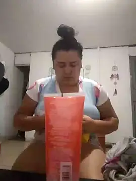 Snapshot of bellaquitazase chatting on November 2025 11:36:02 PM bellaquitazase online show from November 2025 11:36:02 PM