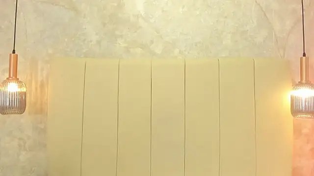 Snapshot of nayiraa_ chatting on October 2025 11:43:01 AM nayiraa online show from October 2025 11:43:01 AM