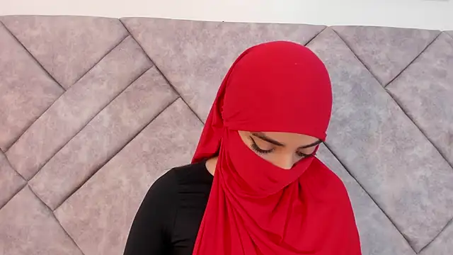 Snapshot of nayiraa_ chatting on March 2026 07:18:02 PM nayiraa online show from March 2026 07:18:02 PM