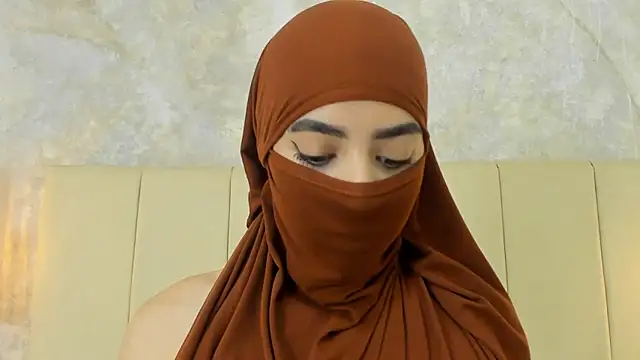 Snapshot of nayiraa_ chatting on April 2026 11:47:02 AM nayiraa online show from April 2026 11:47:02 AM