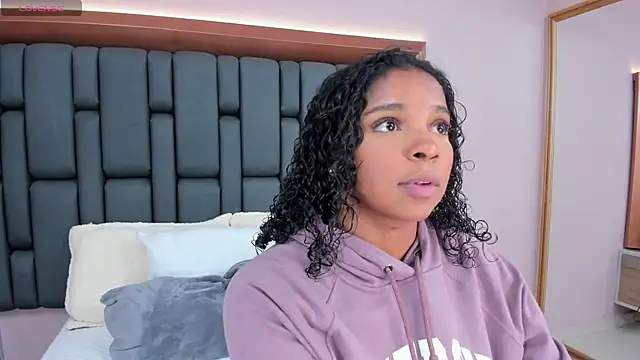 LisaMendez online show from October 2025 02:03:02 AM