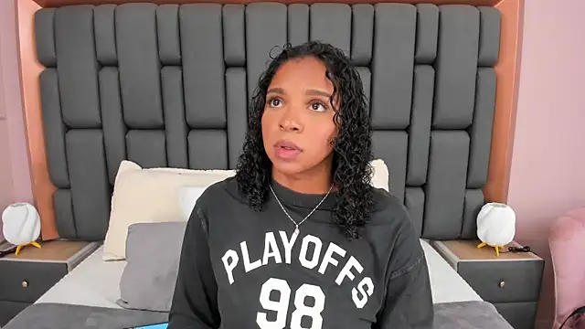 LisaMendez online show from November 2025 03:50:01 AM