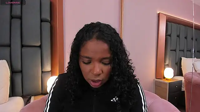 LisaMendez online show from February 2026 04:07:01 AM