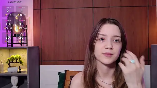 Alison kisss online show from May 2026 07:01:01 PM