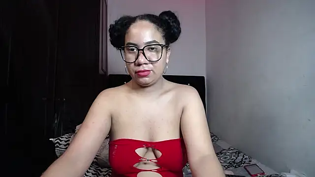 Snapshot of Kristynsmith chatting on September 2025 03:39:02 AM Kristynsmith online show from September 2025 03:39:02 AM