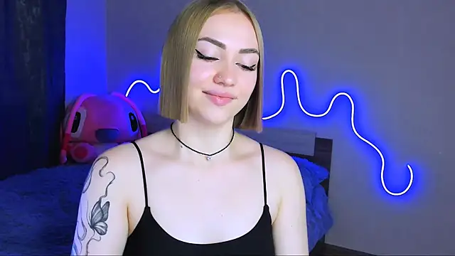 Snapshot of LaraKrein_lk chatting on September 2025 01:56:02 PM LaraKrein lk online show from September 2025 01:56:02 PM