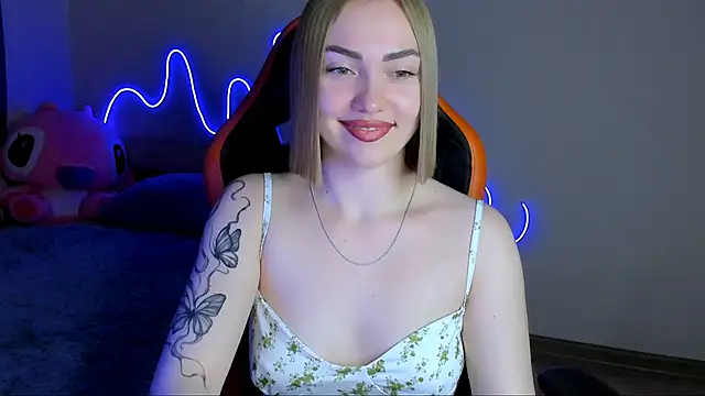 Snapshot of LaraKrein_lk chatting on October 2025 07:35:02 PM LaraKrein lk online show from October 2025 07:35:02 PM