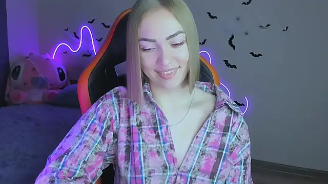 Snapshot of LaraKrein_lk chatting on November 2025 01:24:03 PM LaraKrein lk online show from November 2025 01:24:03 PM