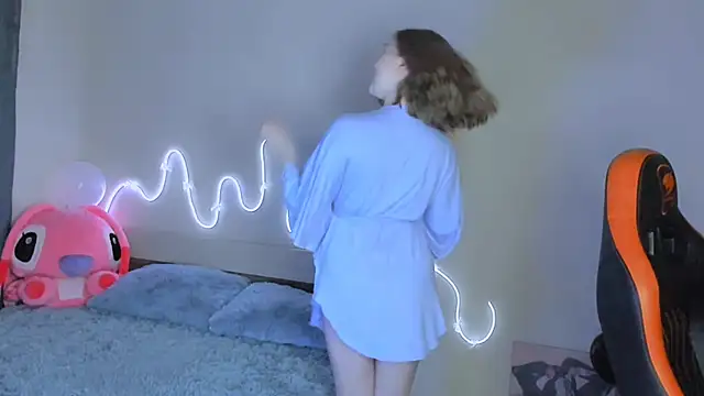 LaraKrein lk online show from February 2026 06:17:01 PM