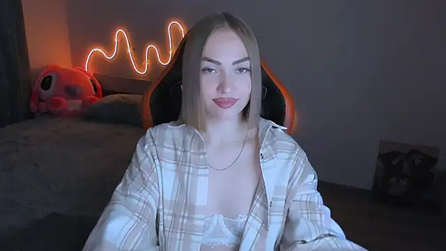 LaraKrein lk online show from April 2026 03:34:02 PM