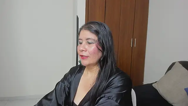 kiraGeiner online show from May 2026 12:59:01 AM