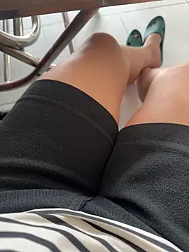 Snapshot of sharon-Hanna chatting on September 2025 02:38:01 AM sharon-Hanna online show from September 2025 02:38:01 AM