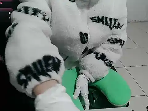 Snapshot of Owe_chan chatting on January 2026 11:51:02 PM Owe chan online show from January 2026 11:51:02 PM