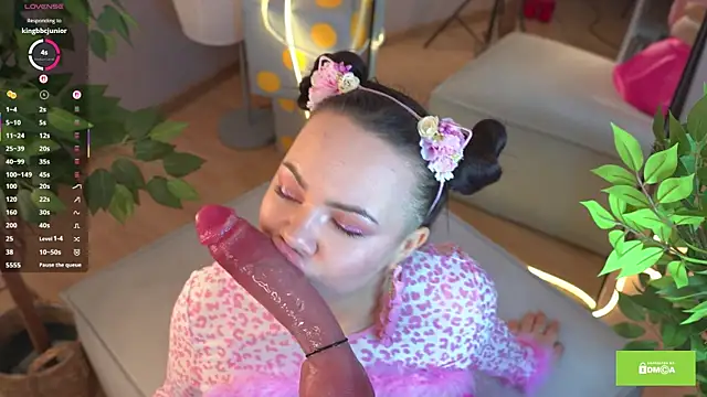 Snapshot of bllowwoww chatting on October 2025 08:27:05 AM bllowwoww online show from October 2025 08:27:05 AM