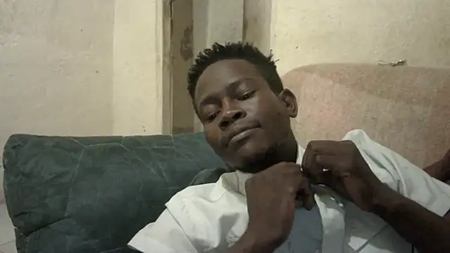 Snapshot of FeeingSplicing chatting on November 2025 10:23:01 PM FeeingSplicing online show from November 2025 10:23:01 PM