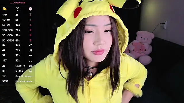 Snapshot of Momo_Ayase_ chatting on May 2026 03:27:01 PM Momo Ayase online show from May 2026 03:27:01 PM