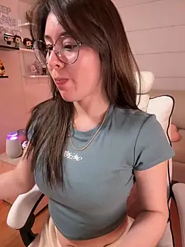 Snapshot of Sharon_07 chatting on October 2025 11:23:01 PM Sharon 07 online show from October 2025 11:23:01 PM