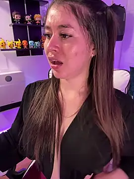 Snapshot of Sharon_07 chatting on April 2026 11:24:02 PM Sharon 07 online show from April 2026 11:24:02 PM