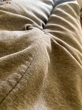 MuzzyFacing online show from April 2026 12:54:01 PM