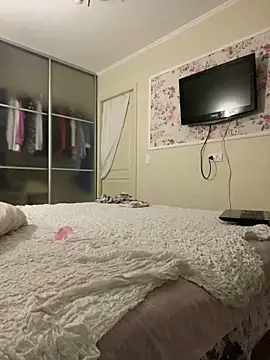 missevacrystal online show from September 2025 05:46:02 PM