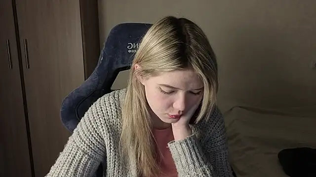 Snapshot of KatanaSVibe chatting on February 2026 01:25:01 PM KatanaSVibe online show from February 2026 01:25:01 PM