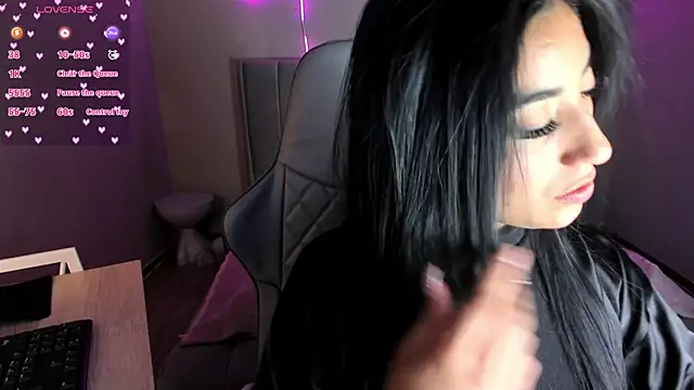 Emma and Issac online show from February 2026 09:34:01 PM