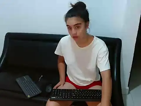 Snapshot of Arieeel_09 chatting on October 2025 11:05:01 PM Arieeel 09 online show from October 2025 11:05:01 PM