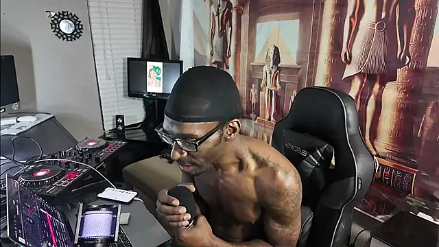 Triggerhappycj100 online show from March 2026 01:16:02 AM