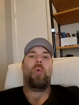 Snapshot of Bamse28 chatting on May 2026 06:08:01 AM Bamse28 online show from May 2026 06:08:01 AM