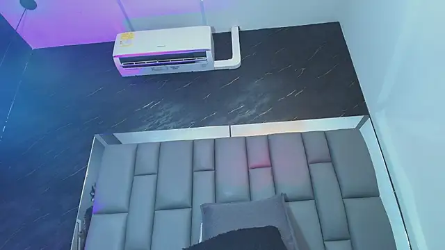 Snapshot of Roxana_gomez chatting on September 2025 03:08:01 AM Roxana gomez online show from September 2025 03:08:01 AM