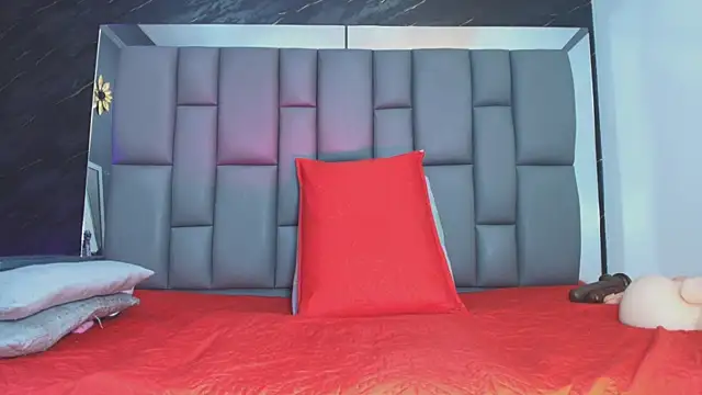 Snapshot of Roxana_gomez chatting on September 2025 03:10:02 AM Roxana gomez online show from September 2025 03:10:02 AM