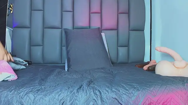 Snapshot of Roxana_gomez chatting on September 2025 03:10:02 AM Roxana gomez online show from September 2025 03:10:02 AM