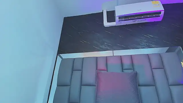 Snapshot of Roxana_gomez chatting on September 2025 03:11:01 AM Roxana gomez online show from September 2025 03:11:01 AM