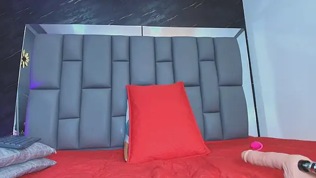 Snapshot of Roxana_gomez chatting on October 2025 03:14:02 AM Roxana gomez online show from October 2025 03:14:02 AM