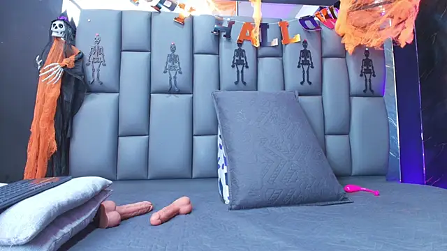 Snapshot of Roxana_gomez chatting on October 2025 03:10:02 AM Roxana gomez online show from October 2025 03:10:02 AM