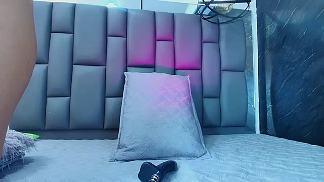 Snapshot of Roxana_gomez chatting on January 2026 03:19:02 AM Roxana gomez online show from January 2026 03:19:02 AM