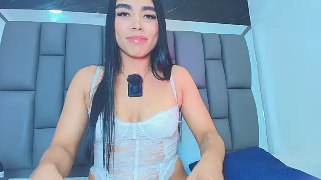 Snapshot of Roxana_gomez chatting on February 2026 03:24:01 AM Roxana gomez online show from February 2026 03:24:01 AM