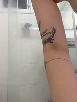 Snapshot of yumi-hot chatting on March 2026 01:44:01 PM yumi-hot online show from March 2026 01:44:01 PM