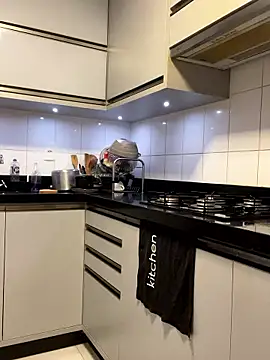 Snapshot of yumi-hot chatting on April 2026 01:11:01 PM yumi-hot online show from April 2026 01:11:01 PM