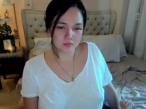Snapshot of SweetHoney369 chatting on June 2026 01:30:02 AM SweetHoney369 online show from June 2026 01:30:02 AM
