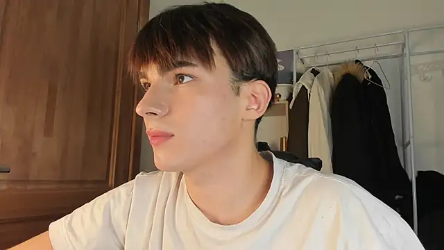 Snapshot of mystic_evan chatting on October 2025 08:31:01 PM mystic evan online show from October 2025 08:31:01 PM