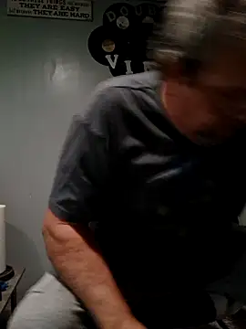 Snapshot of SueNixon chatting on November 2025 11:26:02 PM SueNixon online show from November 2025 11:26:02 PM