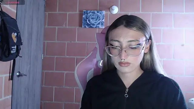 Andrea camilaaa online show from September 2025 02:00:02 PM