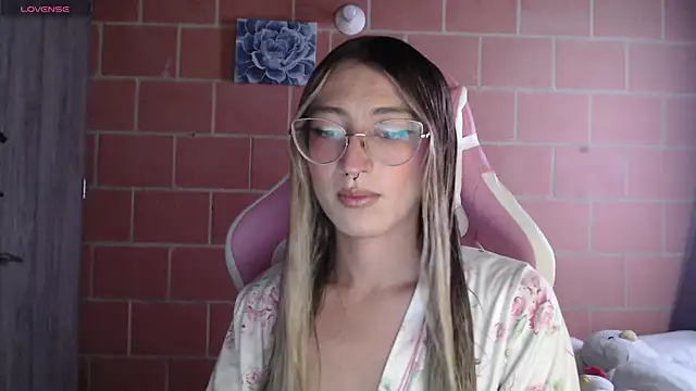 Andrea camilaaa online show from October 2025 01:43:02 PM