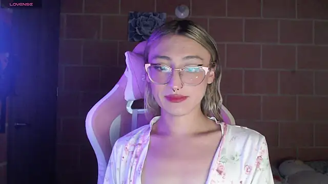Snapshot of Andrea_camilaaa chatting on April 2026 11:06:01 AM Andrea camilaaa online show from April 2026 11:06:01 AM